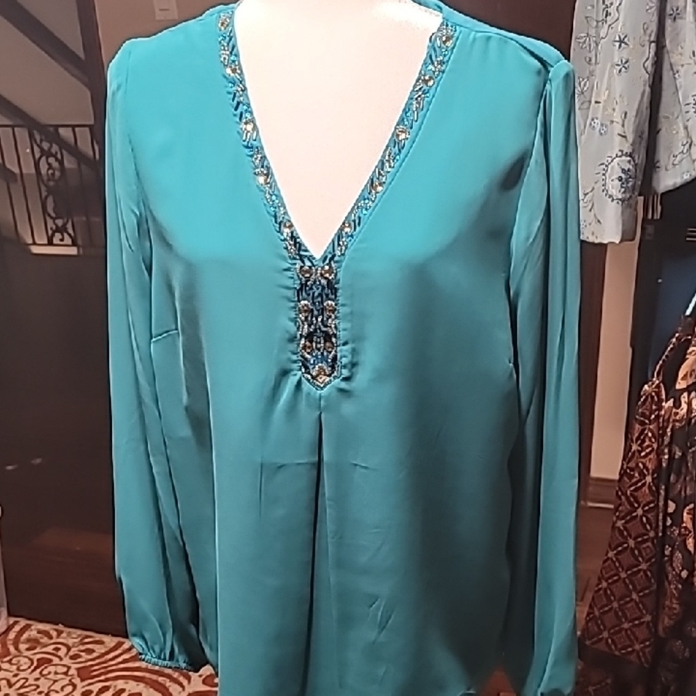 Green Long Sleeve V neck Embellished Blouse Jaclyn Smith size Large